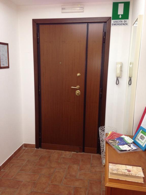 Bed and Breakfast Casa Degli Ubaldi Рим Экстерьер фото